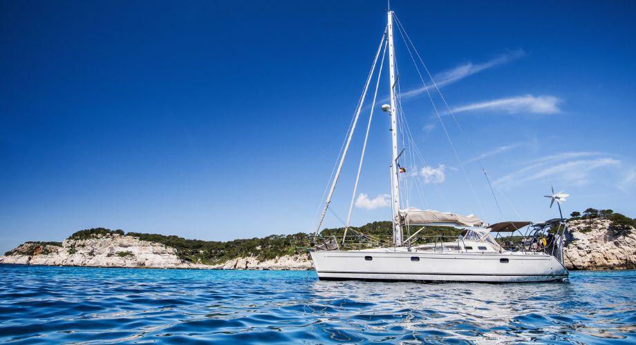 Yacht Sizes | YATCO Yacht sailing in the ocean. Confused about yacht sizes? Discover the right fit for you—from small luxury yachts to superyachts—explore types, prices, and yacht lengths.